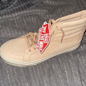 Hi-top kicks. Streetwear.